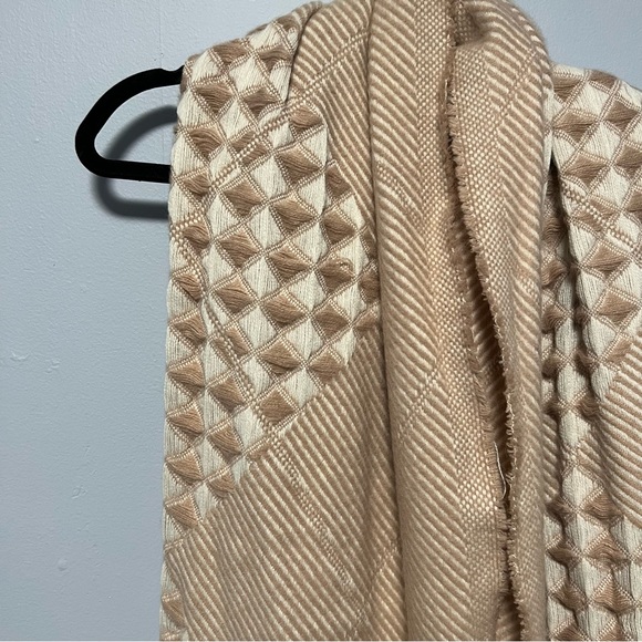 Blush Pink and White Tassel Fringe Scarf Shawl Diamond Pattern - Picture 6 of 6